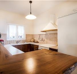 3 bedroom villa with pool & sea & mountain views, Episkepsi, sleeps 7